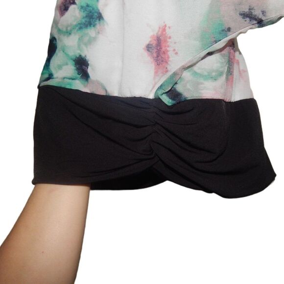 JENNIFER LOPEZ women's x-small pastel floral cold shoulder flowy shirt blouse - Picture 8 of 12